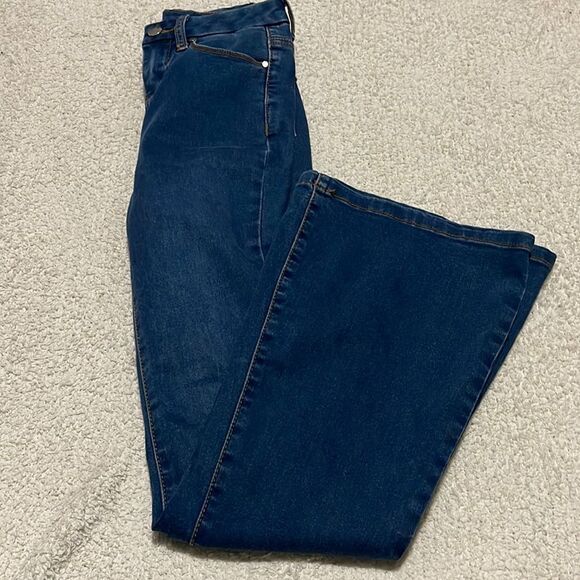 ASOS- 24. Flare Jeans - Picture 1 of 8